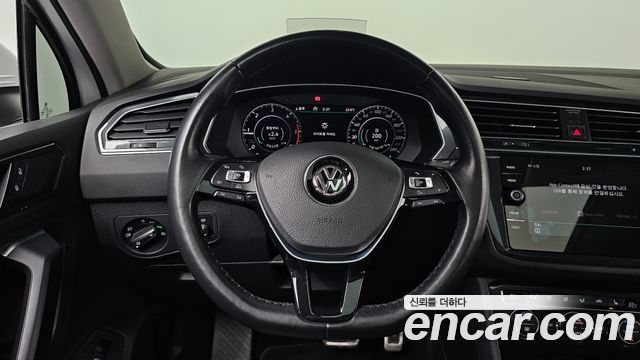 Volkswagen Tiguan (II) 2.0 TDI 4Motion Prestige 2018 — фото 36