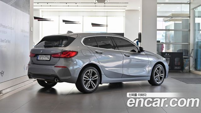 BMW 1 Series (F40) 120i Sports 2023 — фото 2