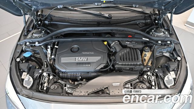 BMW 1 Series (F40) 120i Sports 2023 — фото 6