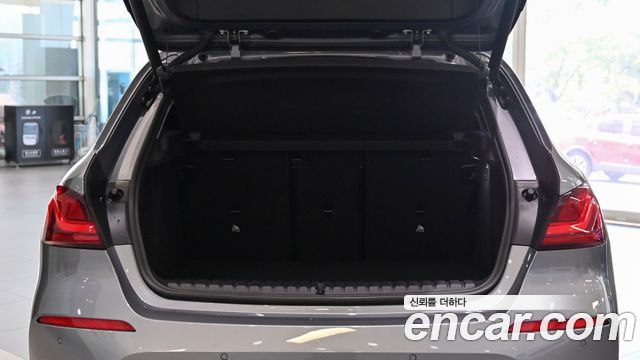 BMW 1 Series (F40) 120i Sports 2023 — фото 17