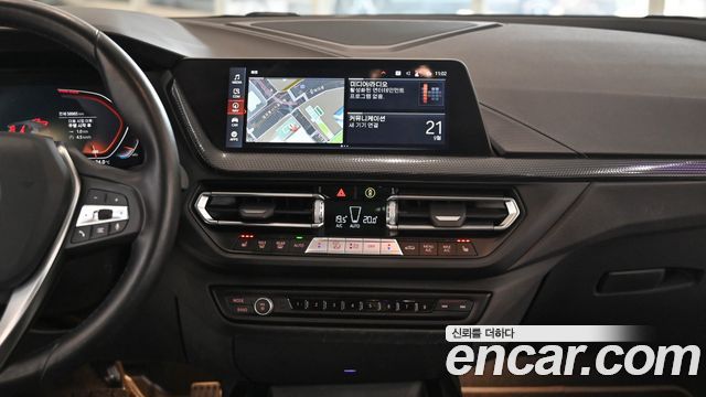 BMW 1 Series (F40) 120i Sports 2023 — фото 19