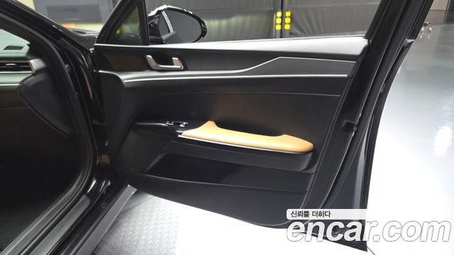 Kia K5 (III) 2.0 Prestige 2023 — фото 24