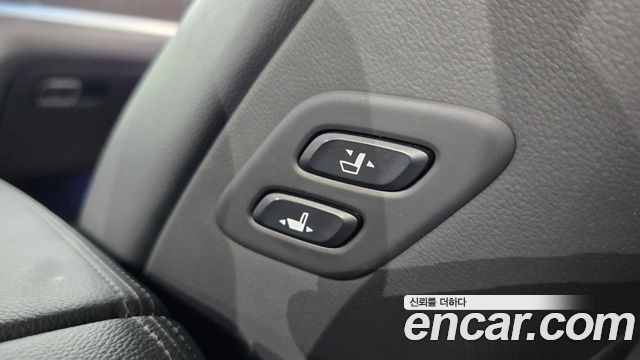 Genesis G80 3.3 GDI AWD Premium Luxury 2018 — фото 29