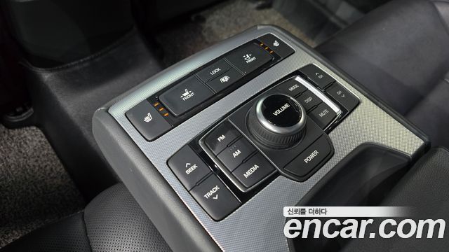 Genesis G80 3.3 GDI AWD Premium Luxury 2018 — фото 32