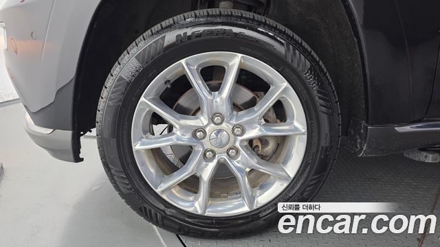 Jeep Grand Cherokee 3.0 Diesel Overland Summit WK2 2015 — фото 5