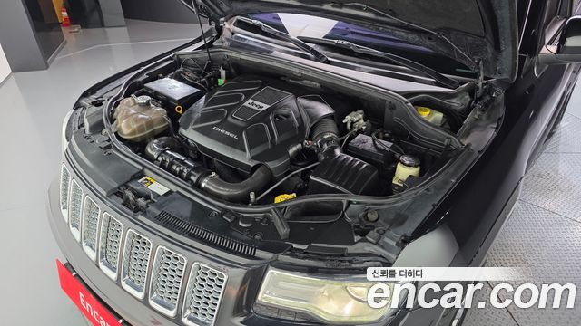 Jeep Grand Cherokee 3.0 Diesel Overland Summit WK2 2015 — фото 6