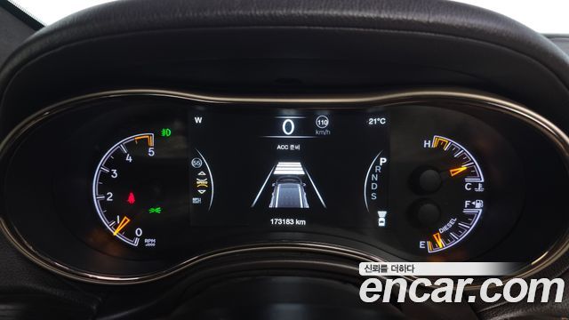 Jeep Grand Cherokee 3.0 Diesel Overland Summit WK2 2015 — фото 8