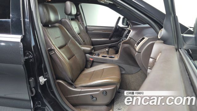 Jeep Grand Cherokee 3.0 Diesel Overland Summit WK2 2015 — фото 11