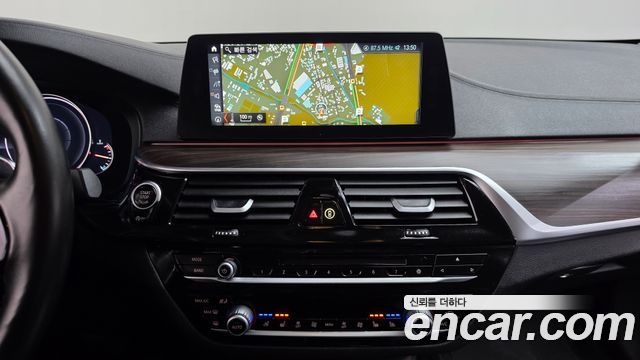 BMW 5 Series (G30) 530i Luxury Plus 2018 — фото 12