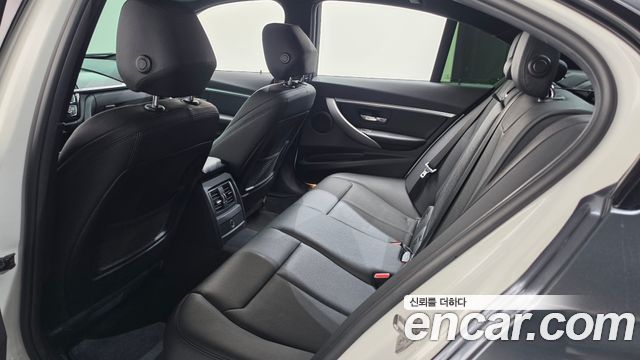 BMW 3 Series (F30) 320i M Sport Shadow 2018 — фото 11
