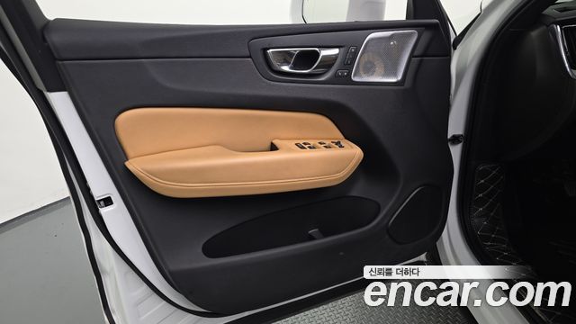 Volvo XC60 (II) D5 Inscription 2019 — фото 24
