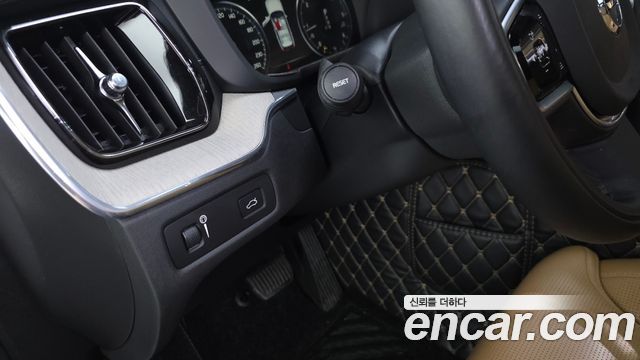 Volvo XC60 (II) D5 Inscription 2019 — фото 28