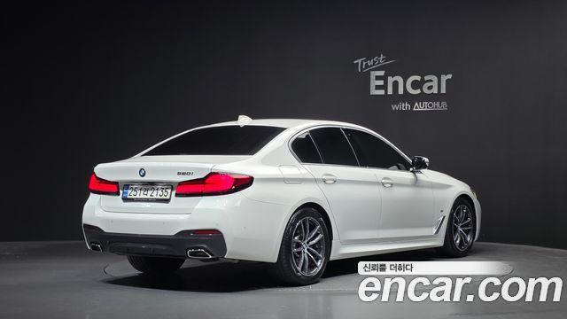 BMW 5 Series (G30) 520i M Sport 2023 — фото 2