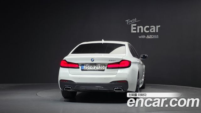 BMW 5 Series (G30) 520i M Sport 2023 — фото 4
