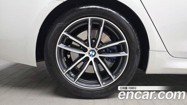 BMW 5 Series (G30) 520i M Sport 2023 — фото 5