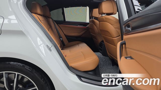 BMW 5 Series (G30) 520i M Sport 2023 — фото 11
