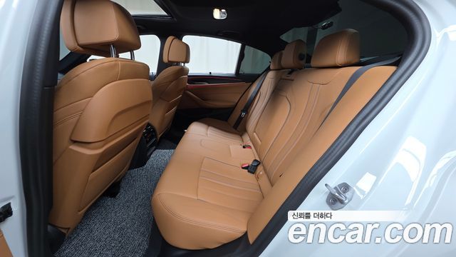 BMW 5 Series (G30) 520i M Sport 2023 — фото 12