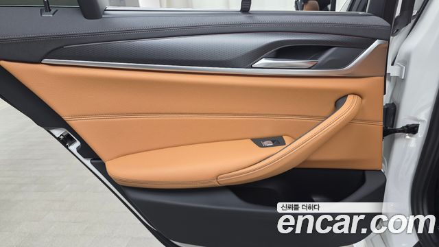 BMW 5 Series (G30) 520i M Sport 2023 — фото 25