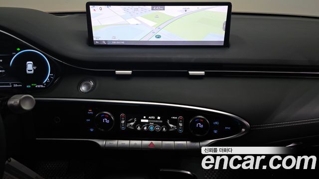Genesis Electrified (GV70) e-AWD 2022 — фото 17