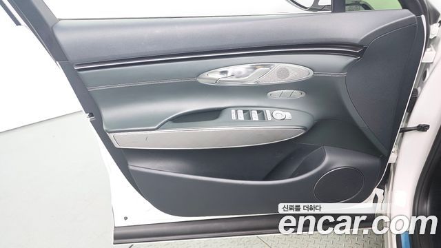 Genesis Electrified (GV70) e-AWD 2022 — фото 30