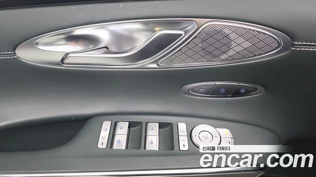 Genesis Electrified (GV70) e-AWD 2022 — фото 35