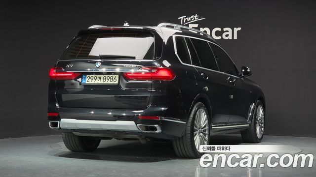 BMW X7 (G07) xDrive 40i Design Pure Excellence 7-Seater 2022 — фото 2