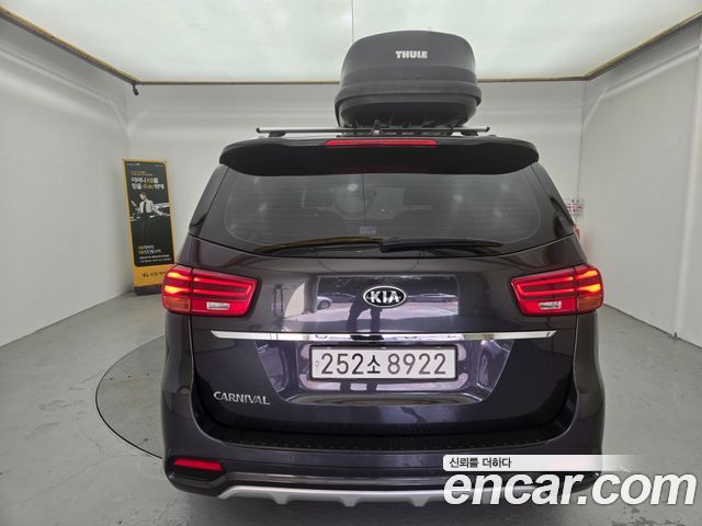 Kia Carnival 9-Seater Prstige 2019 — фото 4