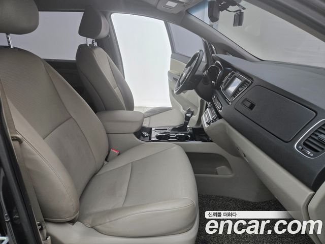 Kia Carnival 9-Seater Prstige 2019 — фото 15