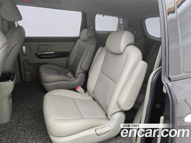 Kia Carnival 9-Seater Prstige 2019 — фото 16