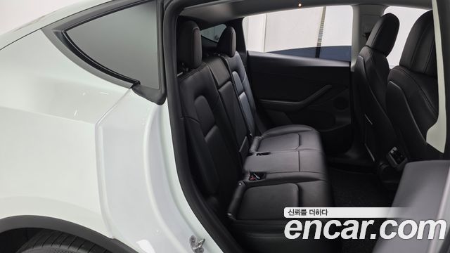 Tesla Model Y Long Range AWD 2022 — фото 11