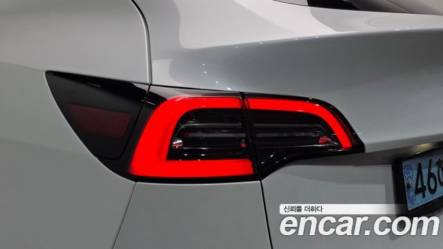 Tesla Model Y Long Range AWD 2022 — фото 23