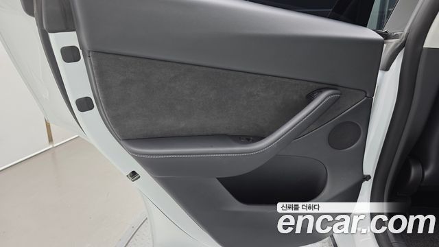 Tesla Model Y Long Range AWD 2022 — фото 25