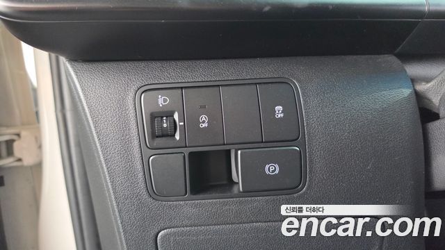 Hyundai Staria Cargo 5-Seater Smart 2023 — фото 18
