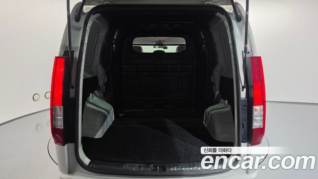 Hyundai Staria Cargo 5-Seater Smart 2023 — фото 20