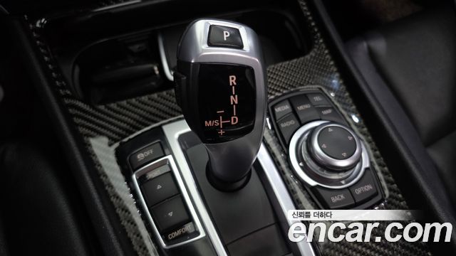 BMW 5 Series GT (F07) GT 30d 2013 — фото 9
