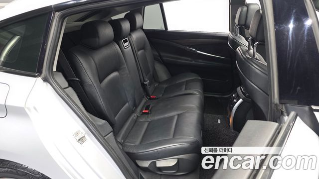 BMW 5 Series GT (F07) GT 30d 2013 — фото 16