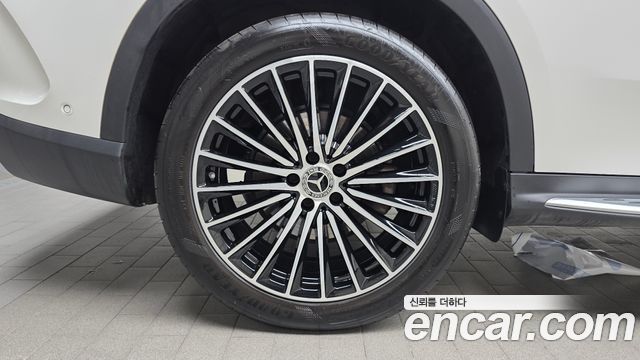 Mercedes-Benz GLC-Class (X254) GLC300 4MATIC AMG Line 2023 — фото 5