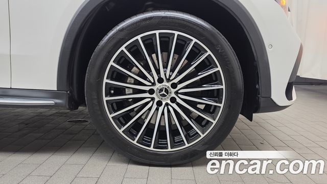 Mercedes-Benz GLC-Class (X254) GLC300 4MATIC AMG Line 2023 — фото 21