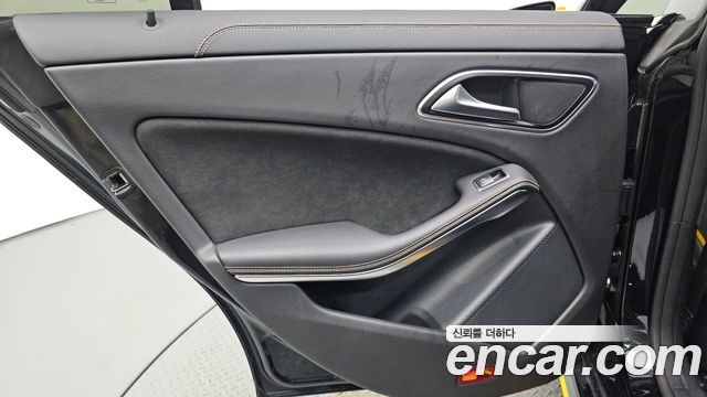 Mercedes-Benz CLA-Class (C117) CLA45 AMG 4MATIC 50th Edition 2018 — фото 25