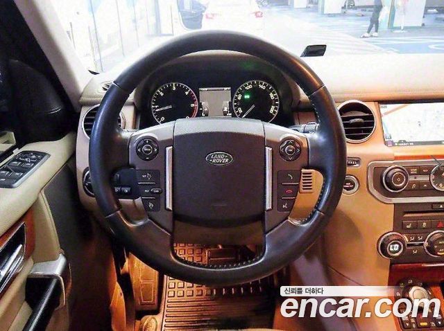 Land Rover Discovery 4 3.0 SDV6 SE 2011 — фото 7