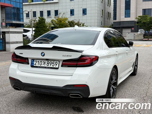 BMW 5 Series (G30) 530i xDrive M Sport Package 2023 — фото 2