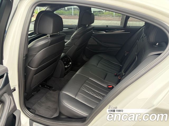 BMW 5 Series (G30) 530i xDrive M Sport Package 2023 — фото 10