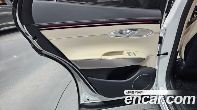 Genesis GV70 2.5T Gasoline 2WD 2026 — фото 25