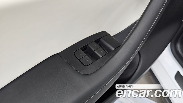 Tesla Model Y Long Range AWD 2022 — фото 28