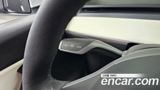 Tesla Model Y Long Range AWD 2022 — фото 32