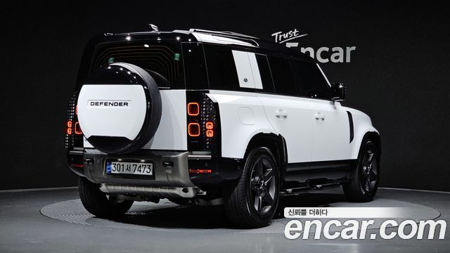 Land Rover Defender (L663) 110 P300 X-Dynamic SE 2024 — фото 2