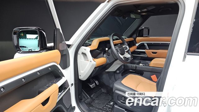 Land Rover Defender (L663) 110 P300 X-Dynamic SE 2024 — фото 10