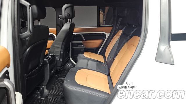 Land Rover Defender (L663) 110 P300 X-Dynamic SE 2024 — фото 16