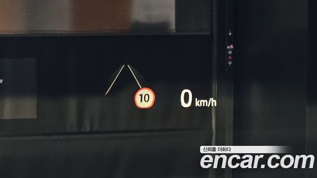 Land Rover Defender (L663) 110 P300 X-Dynamic SE 2024 — фото 33