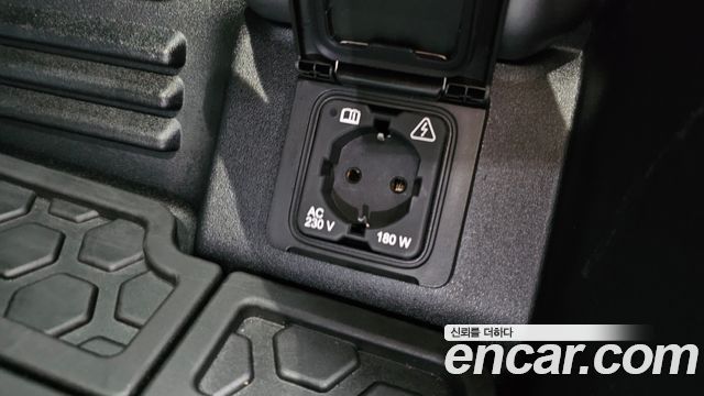 Land Rover Defender (L663) 110 P300 X-Dynamic SE 2024 — фото 43
